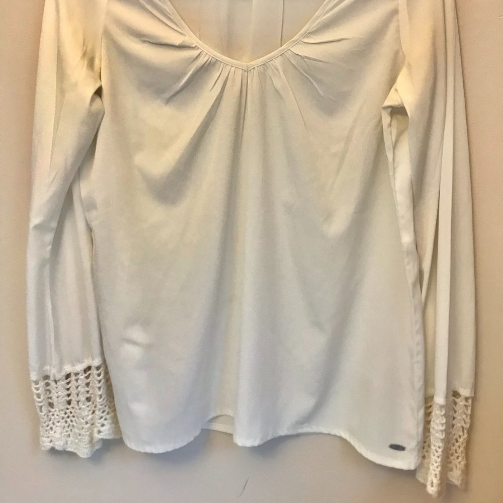 rip curl silky top with knit cuffs